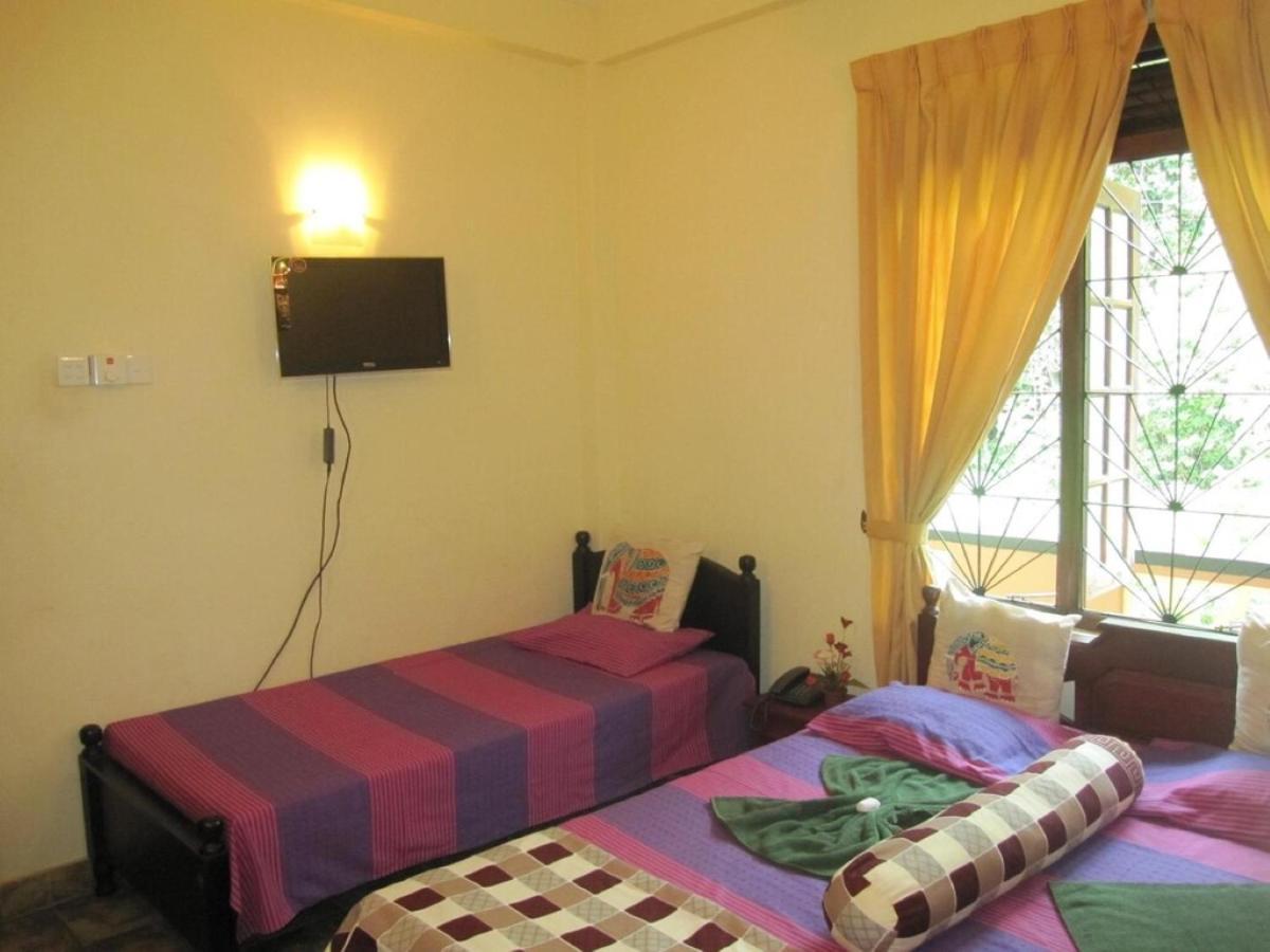 Kandy Paradise Hotel & Spa Gelioya Esterno foto